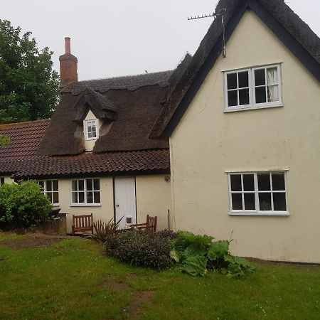 Burnt House Cottage Barking  المظهر الخارجي الصورة